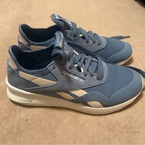 Reebok Women’s Blue and White Sneakers